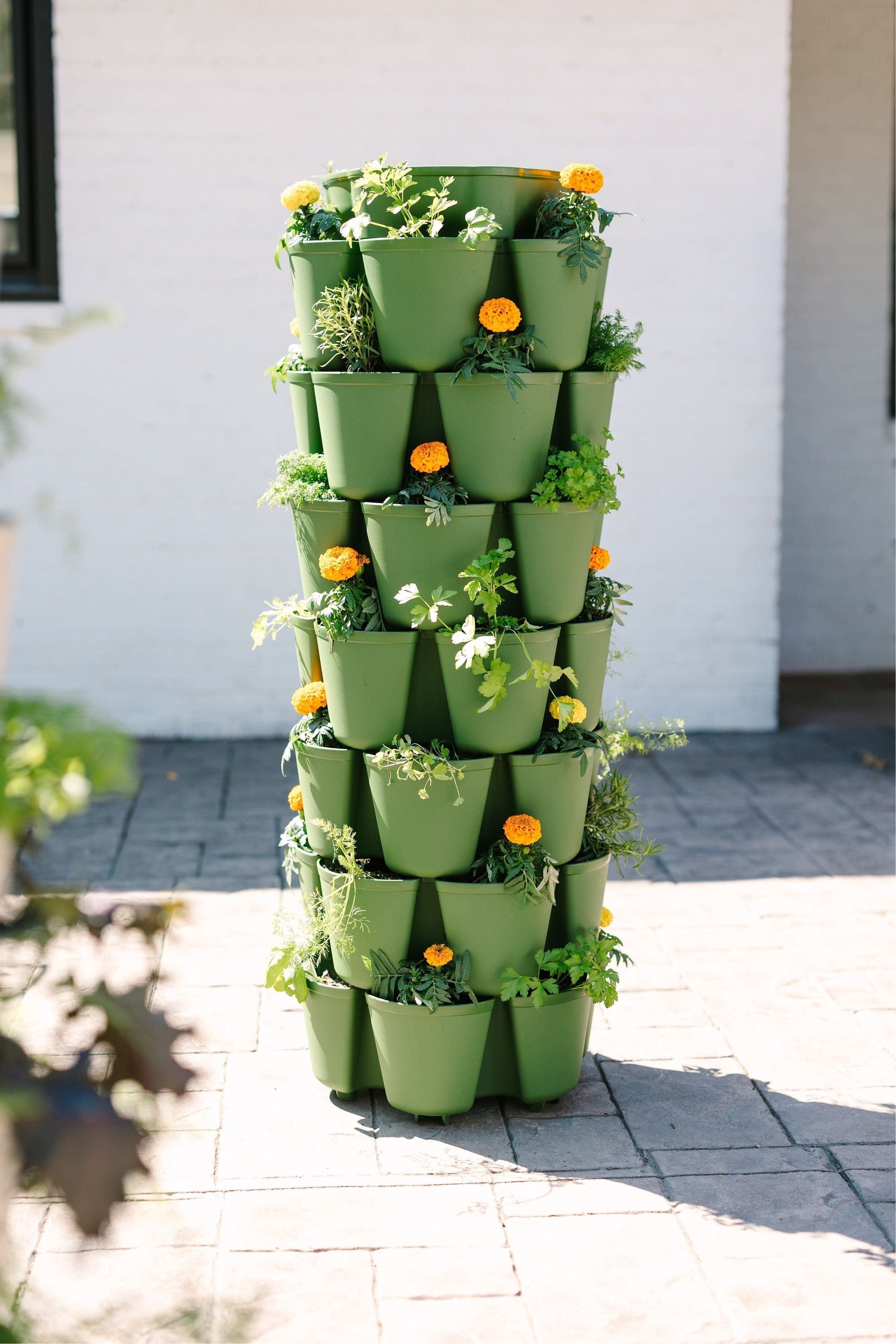 7 litre plant pots 7 Tier GreenStalk Garden Leaf Vertical Planter - Basic Texture Evergreen