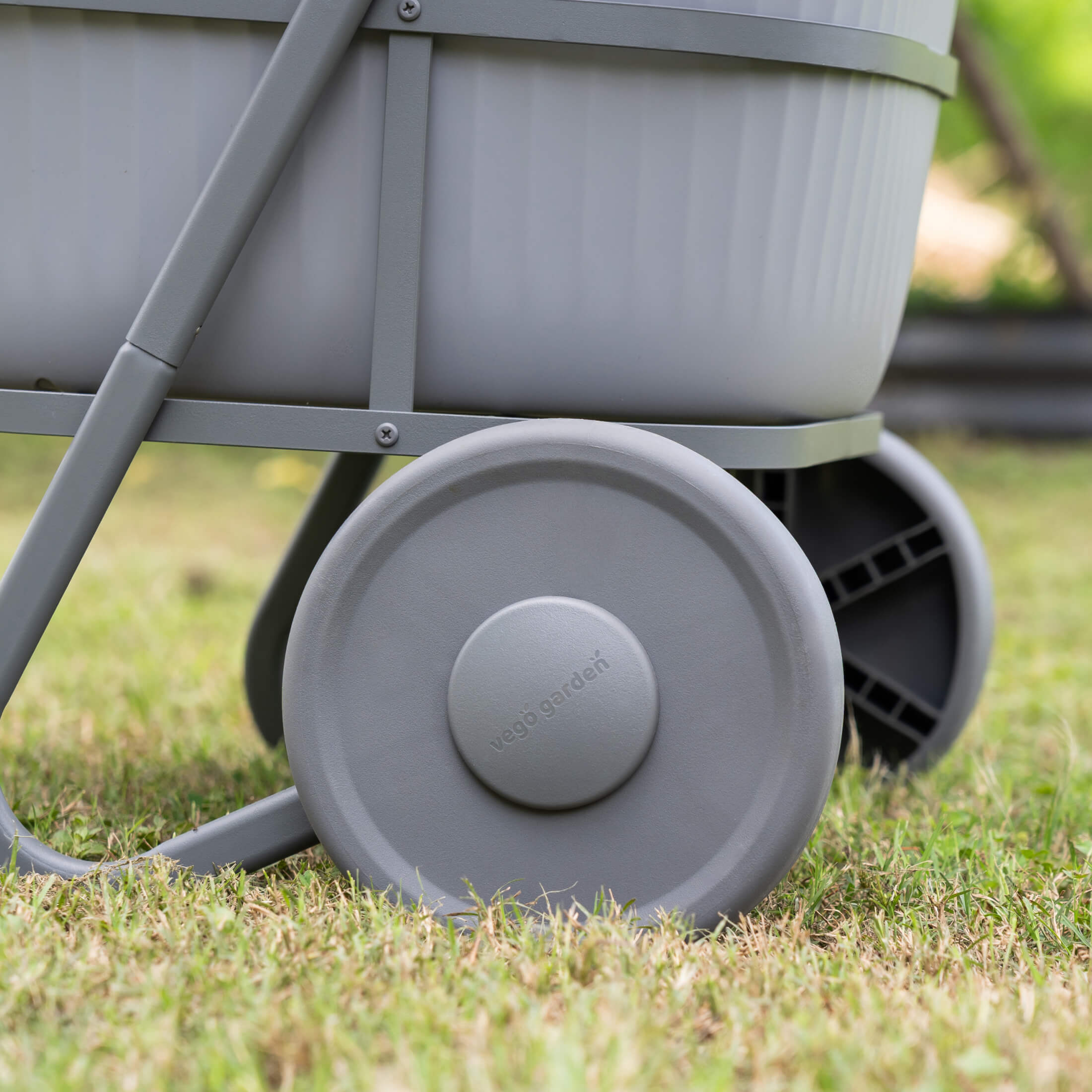 FlexTrug™ 12-Gallon Utility Cart