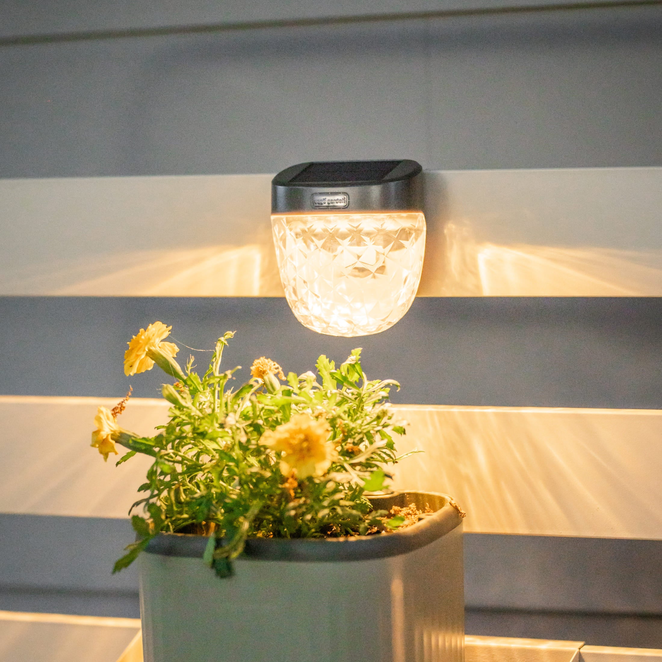 Diamond Garden Solar Light - Flat Mount