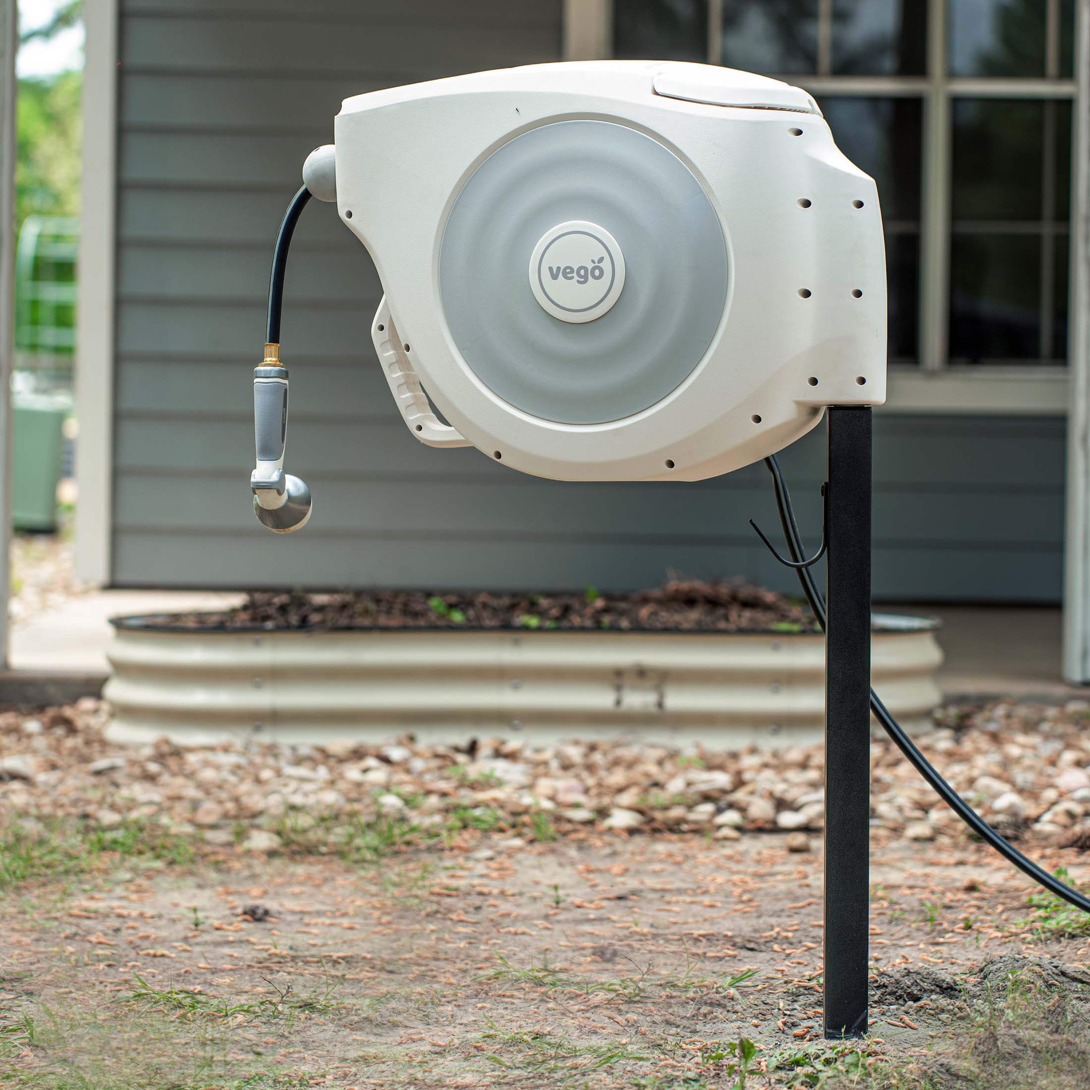 Vego Mounting Post For Retractable Hose Reel - Team Grow
